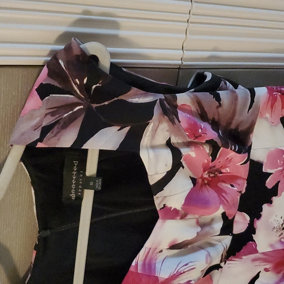 Floral shift dress. - Picture 4 of 8